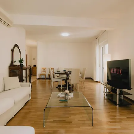 Arena Luxury Апартаменты
